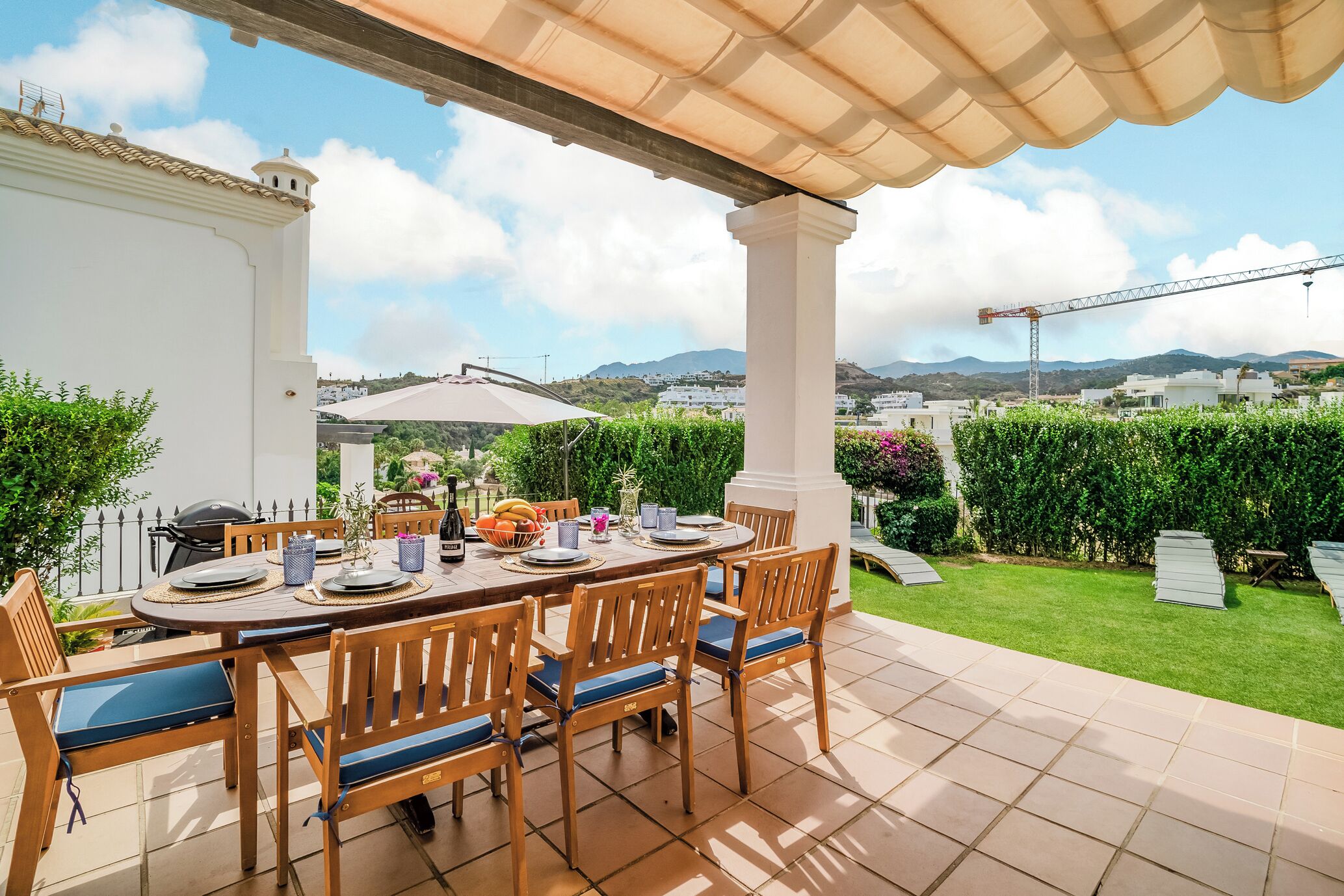 屋外ダイニングエリア