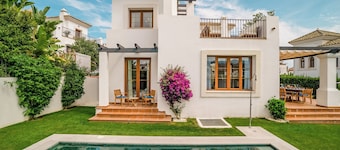 Apartment Amazing view to golf courses 14 pax with Sea View, Pool, Terrace & Wi-Fi