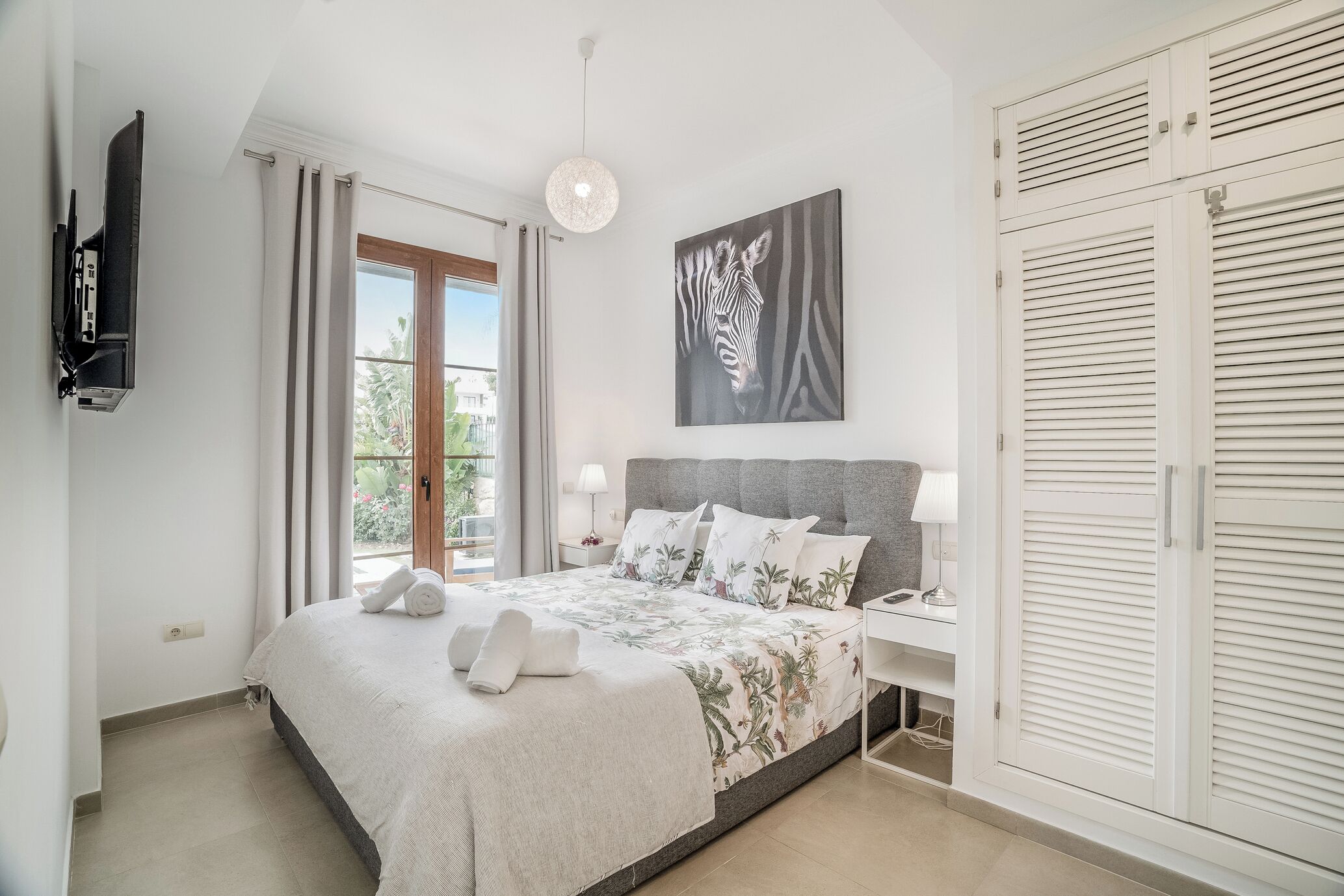 5 chambres, fer et planche à repasser, Wi-Fi gratuit, draps fournis