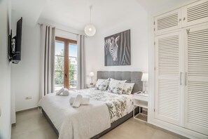 5 chambres, fer et planche à repasser, Wi-Fi gratuit, draps fournis