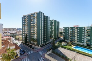 Exterior - Modern Apartment in Los Boliches with Shared Pool, Balcony & Wi-Fi (Fuengirola)
