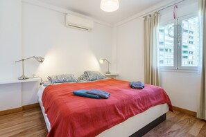 2 bedrooms, iron/ironing board, free WiFi, bed sheets - Modern Apartment in Los Boliches with Shared Pool, Balcony & Wi-Fi (Fuengirola)