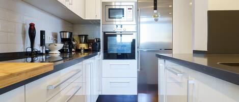 Fridge, microwave, oven, stovetop