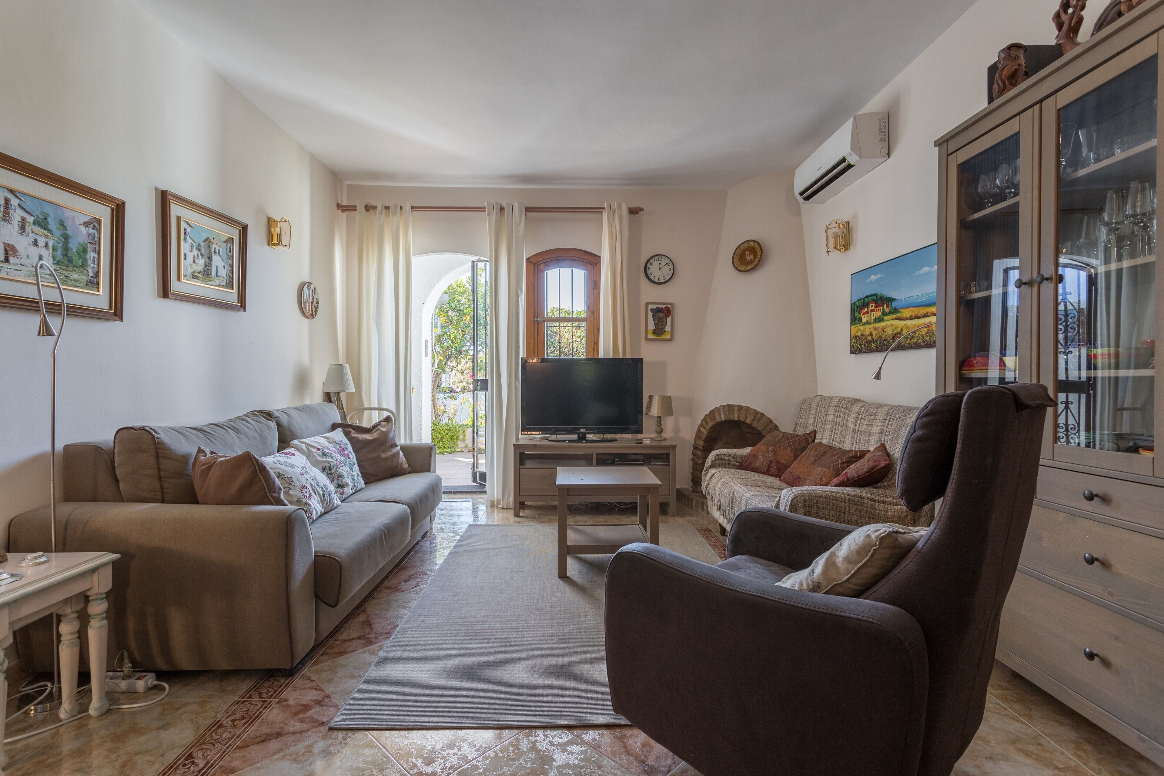 TV, DVD-spiller og stereoanlegg