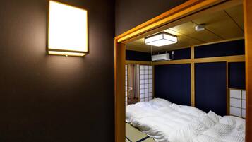 4 bedrooms, premium bedding, down duvets, memory-foam beds