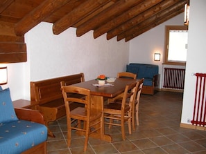 Kühlschrank, Kochgeschirr/Geschirr/Besteck