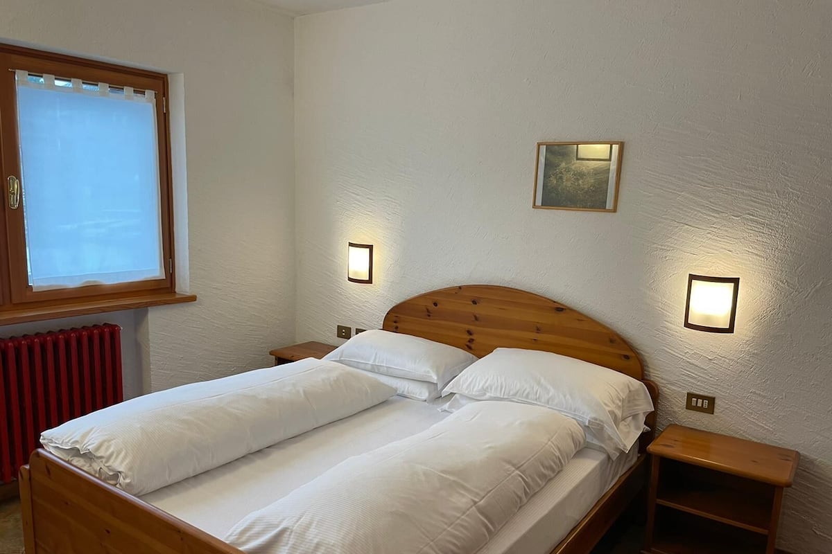 Condo familiar | 2 habitaciones, insonorización, wifi gratis y ropa de cama