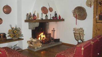 32-inch flat-screen TV with cable channels, TV