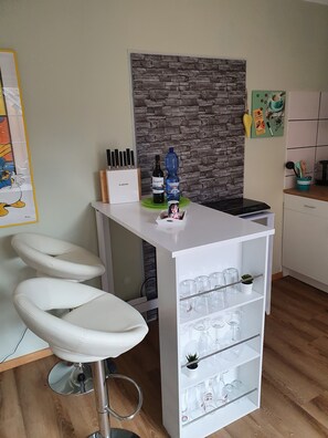 Fridge, microwave, coffee/tea maker, electric kettle