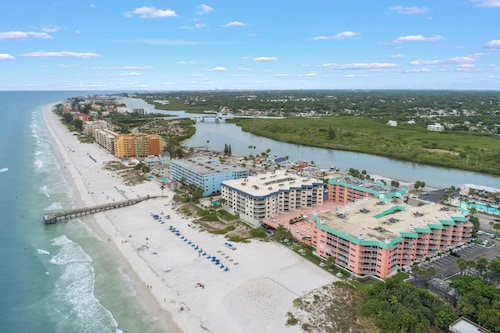 Beach Cottages 1504 by Distinctive Beach Rentals