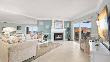 Condo (2 Bedrooms) | Property amenity