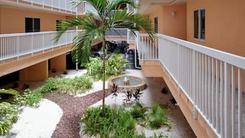 Condo (2 Bedrooms) | Property amenity