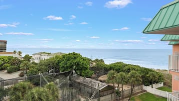 Condo (2 Bedrooms) | Property amenity