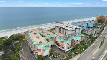 Condo (2 Bedrooms) | Property amenity