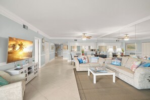 Condo (2 Bedrooms) | Servicio de la propiedad