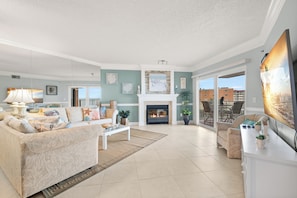 Condo (2 Bedrooms) | Property amenity