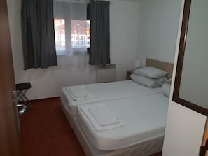 2 Schlafzimmer, Bügeleisen/Bügelbrett, kostenloses WLAN, Bettwäsche