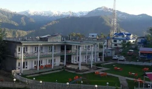 Hill Top Hotel Shogran