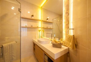 Premier Condo | Bathroom
