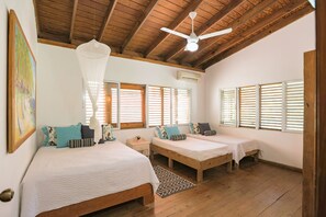 4 camere, una scrivania, culla da viaggio, Wi-Fi gratuito