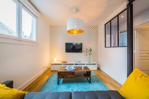 TV - ★ Appartement ★ Sur les toits ★ Cosy (Brive-la-Gaillarde)