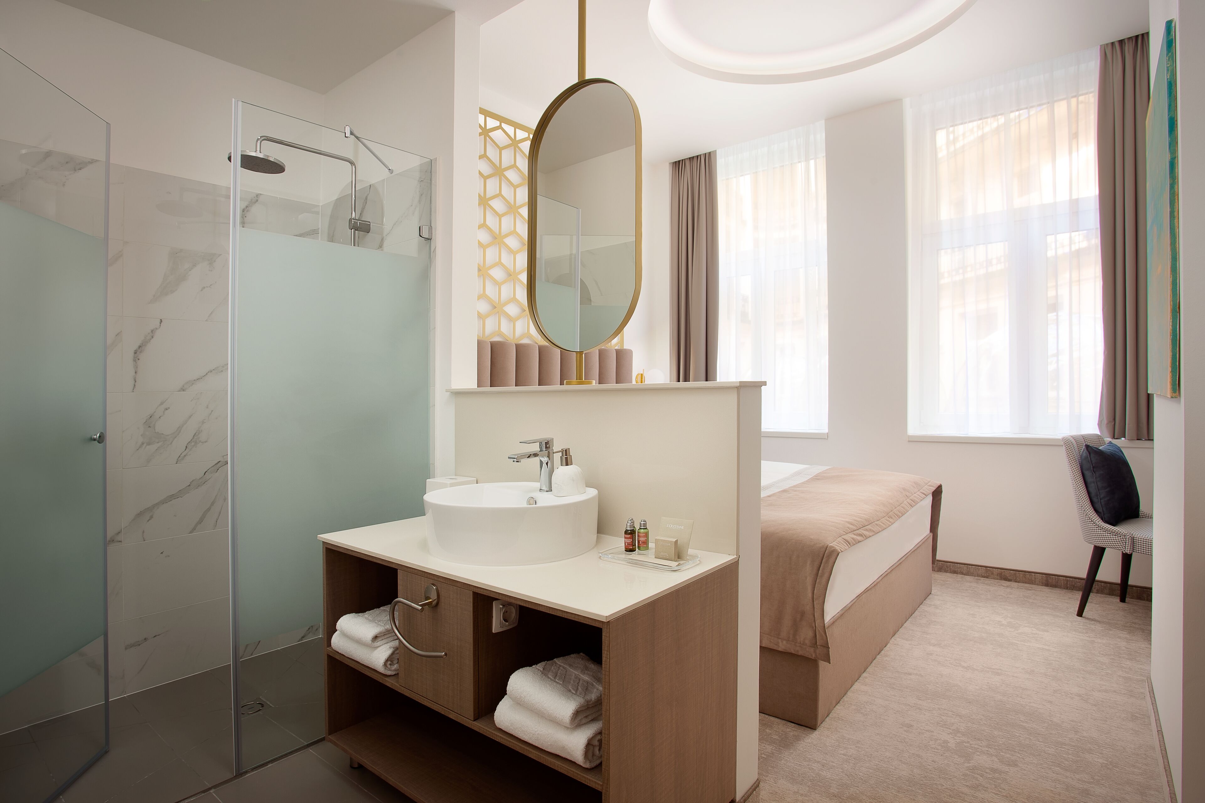 minibar, in-room safe, desk, laptop workspace