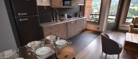 Fridge, microwave, oven, dishwasher