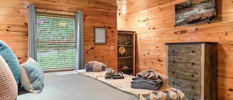 4 Schlafzimmer, Schreibtisch, Bügeleisen/Bügelbrett, Reisekinderbett