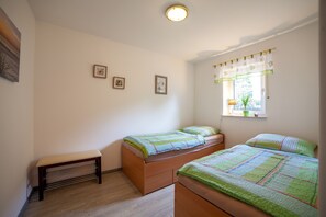 1 bedroom, iron/ironing board, travel cot, free WiFi