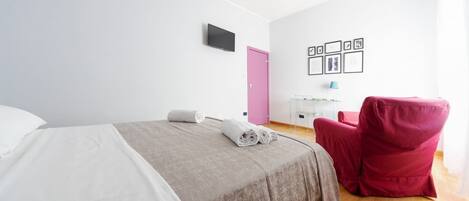 2 dormitoris, planxa i posts de planxar, wifi i roba de llit