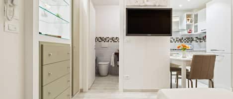 1 dormitorio, tabla de planchar con plancha, Internet