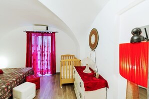 Unclassified image, 4 of 19, button