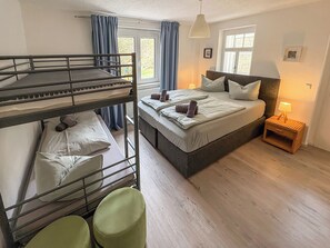 1 bedroom, travel cot, free WiFi, bed sheets