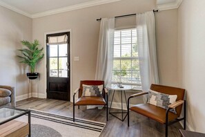 TV, Netflix, streaming services, offices