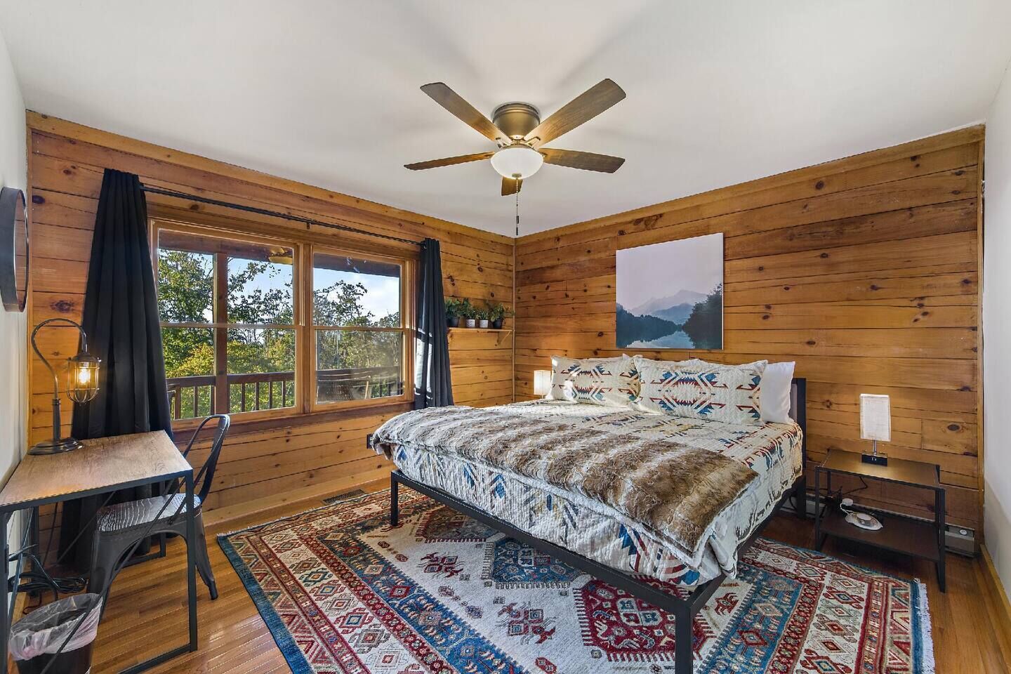 3 室のベッドルーム、デスク、アイロン / アイロン台、WiFi (無料)