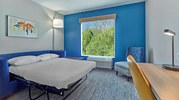 Hypo-allergenic bedding, in-room safe, desk, laptop workspace