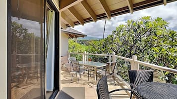 Condo (3 Bedrooms) | Property amenity