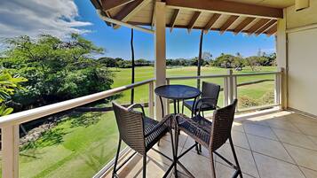 Condo (3 Bedrooms) | Front of property