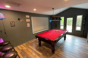 Games room - Country House in Maple Valley (Maple Valley)
