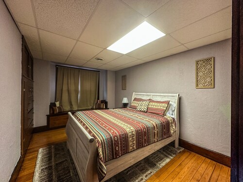 Cabin with pool near WNF  ATV trail head, Hot Tu