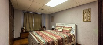 Cabin with pool near WNF  ATV trail head, Hot Tu