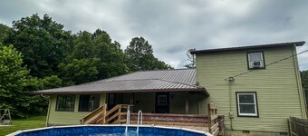 Vacation Cottage near Wayne National Forest ATV Trail Head, Hot Tub & more!