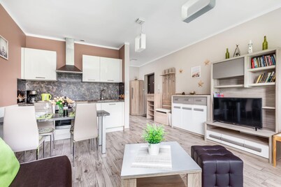 Stylish Apartment with Terrace | Close to the Beach, Parking.