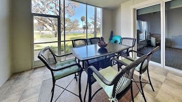 Condo (3 Bedrooms) | Servicio de la propiedad