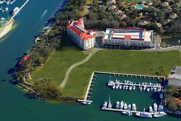 Condo (3 Bedrooms) | Property amenity