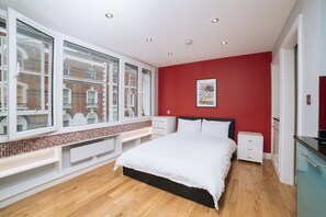 1 bedroom, in-room safe, desk, iron/ironing board