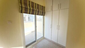 Villa | 3 bedrooms, WiFi (free), bed sheets - An Eco-friendly Villa in Middle of Jvc, Dubai (Dubai)