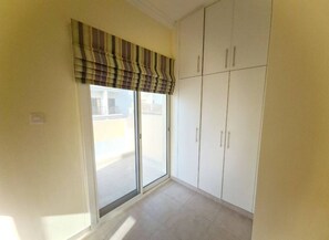 3 bedrooms, free WiFi, bed sheets - An Eco-friendly Villa in Middle of Jvc, Dubai (Dubai)