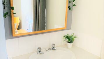 Casa de ciudad familiar | 5 habitaciones, tabla de planchar con plancha y wifi gratis