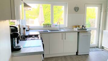 Family Townhome | Private kitchen